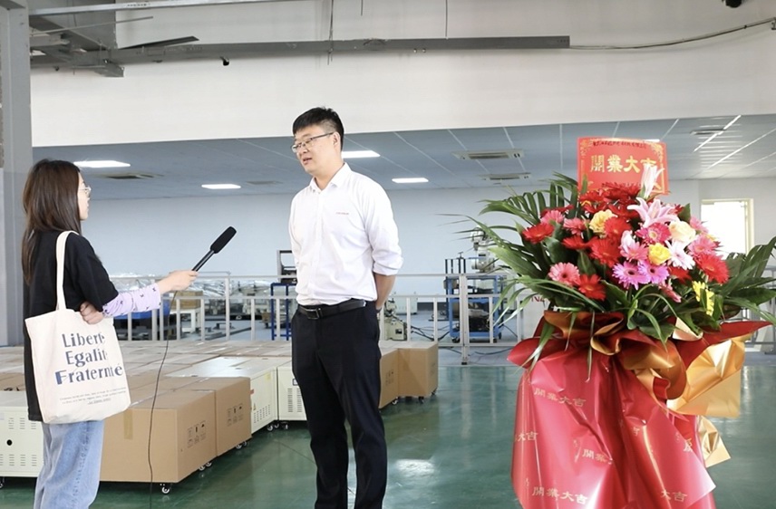 BSport体育官网总经理 李风雪 介绍郭超凡的学习和工作情况